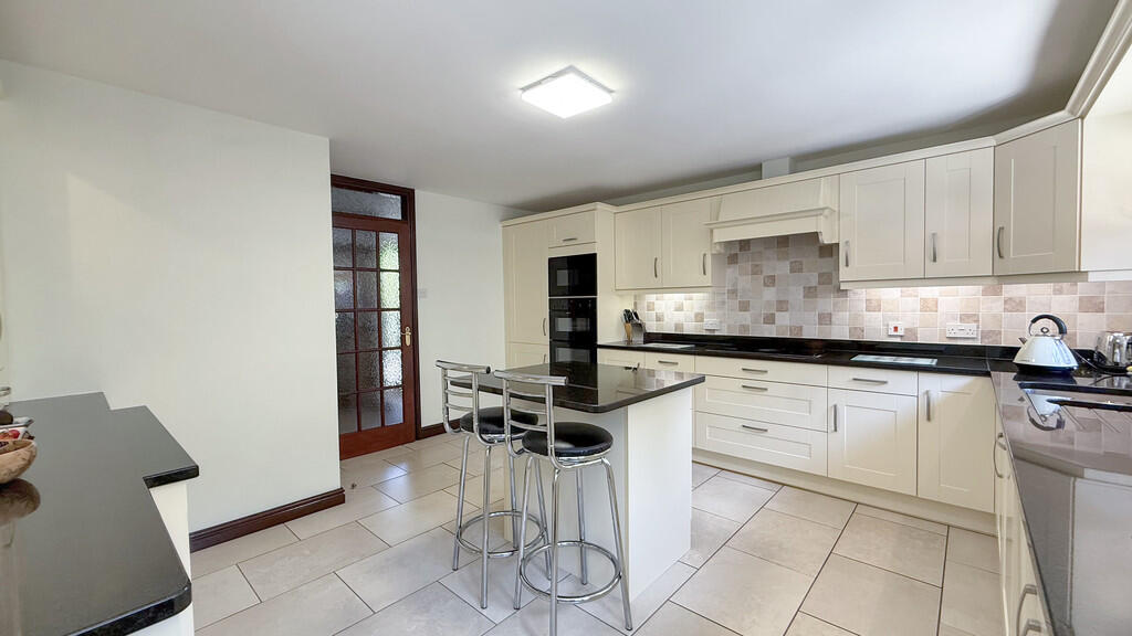 Kitchen/breakfast...