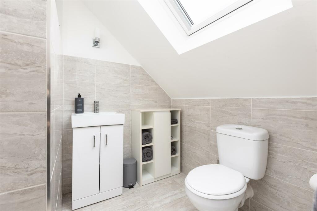 Bedroom 2 en-suite