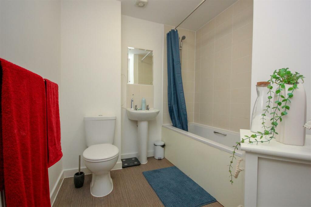 Bathroom.jpg