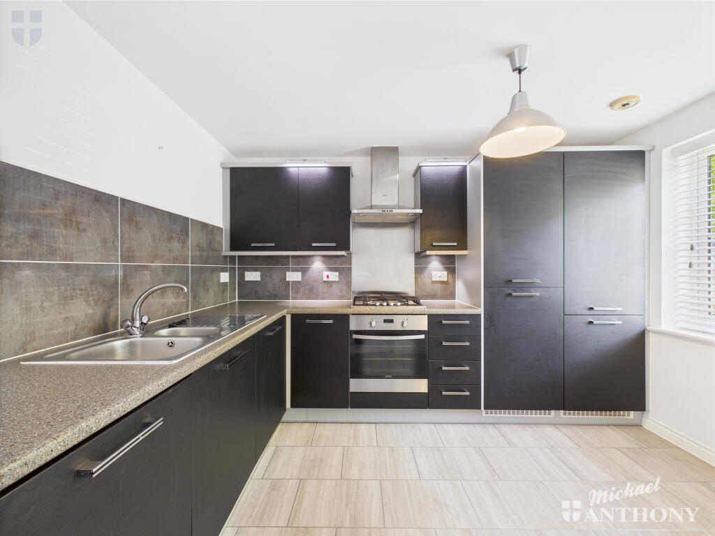 CAM03218G0-PR0622-STILL017