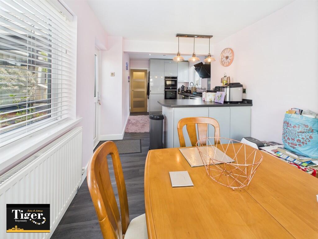 CAM02176G0-PR0578...