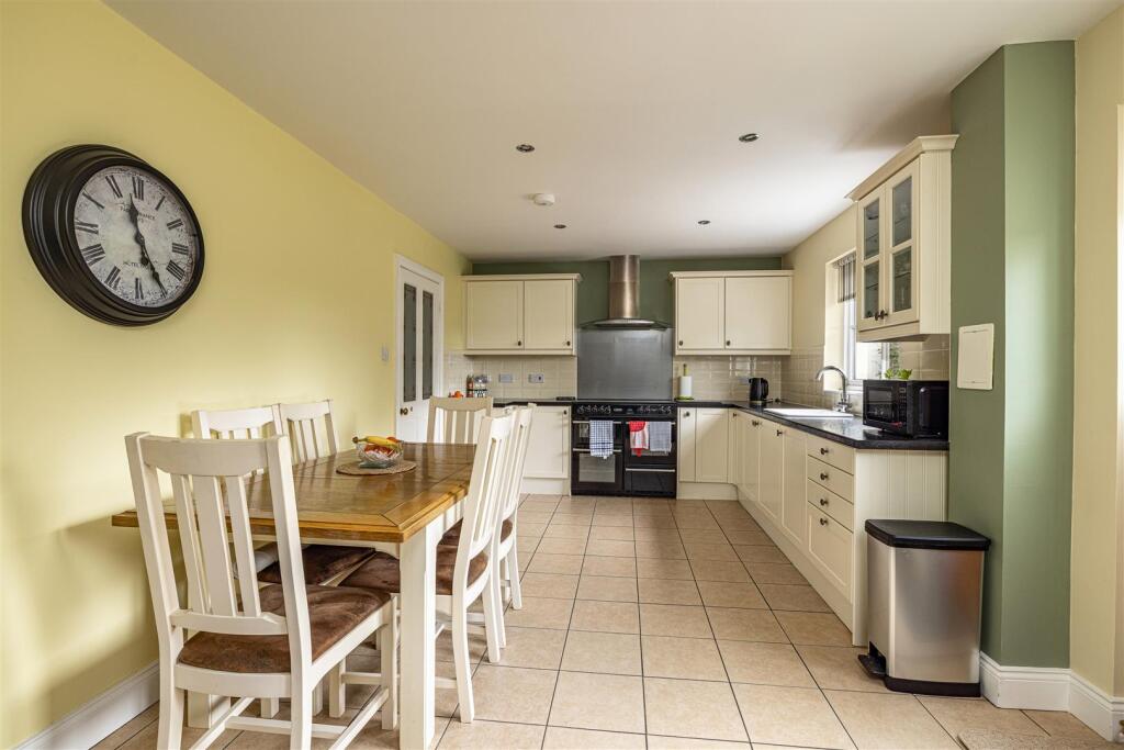 15 The Avenue Greenlaw 18.jpg