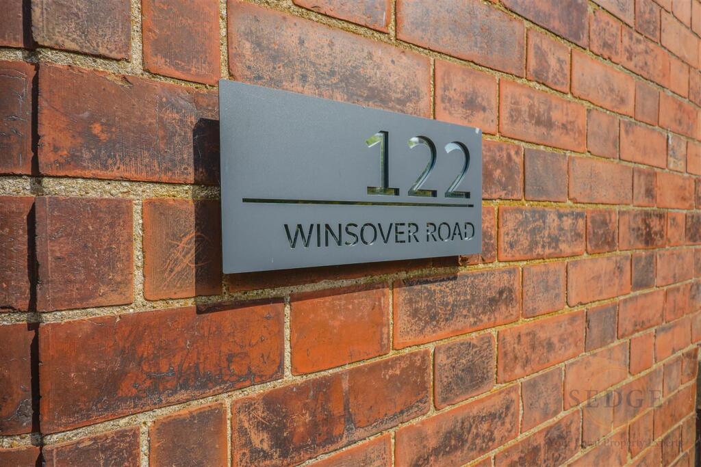 122 winsover-02.jpg