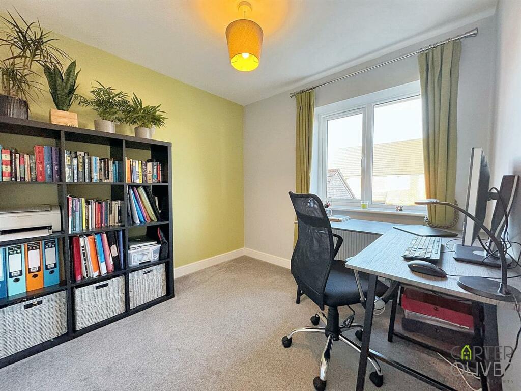 BEDROOM 4 (REAR - LARGE SINGLE)
