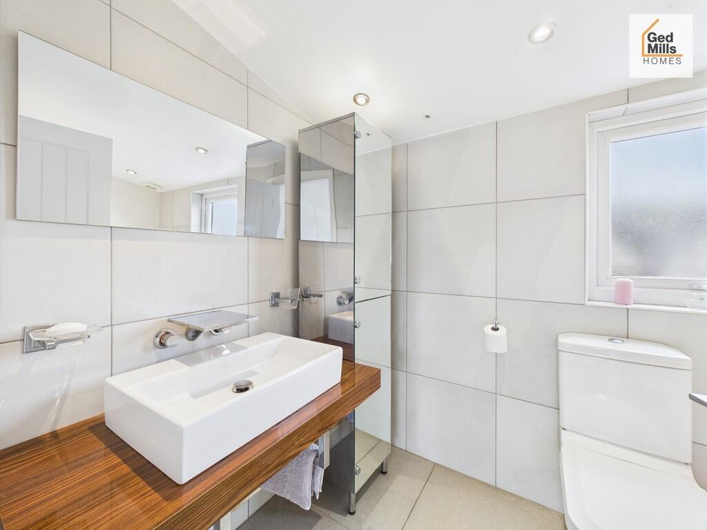 CAM04261G0-PR0076...