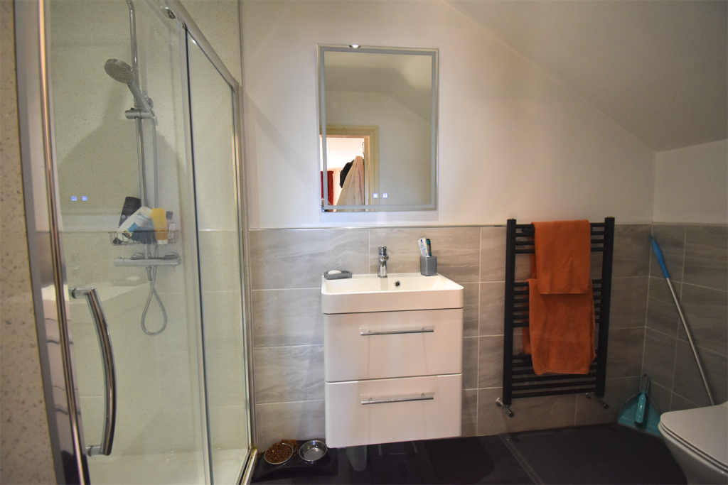 En suite Shower Room