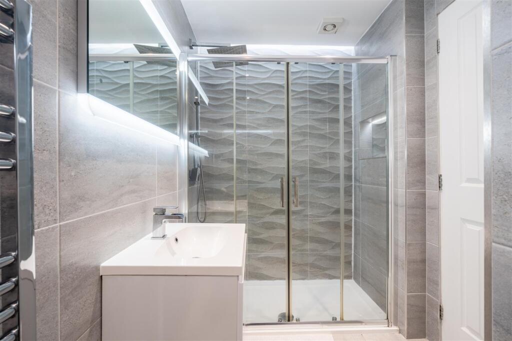 ensuite-2.jpg