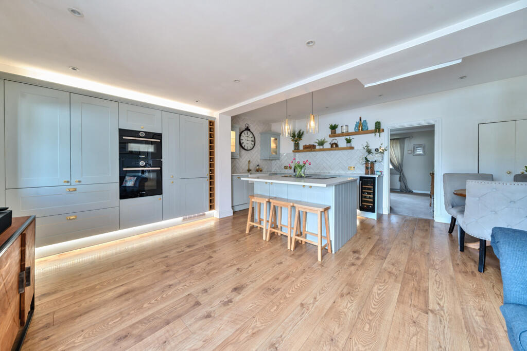 12-681e03504e3d3-...