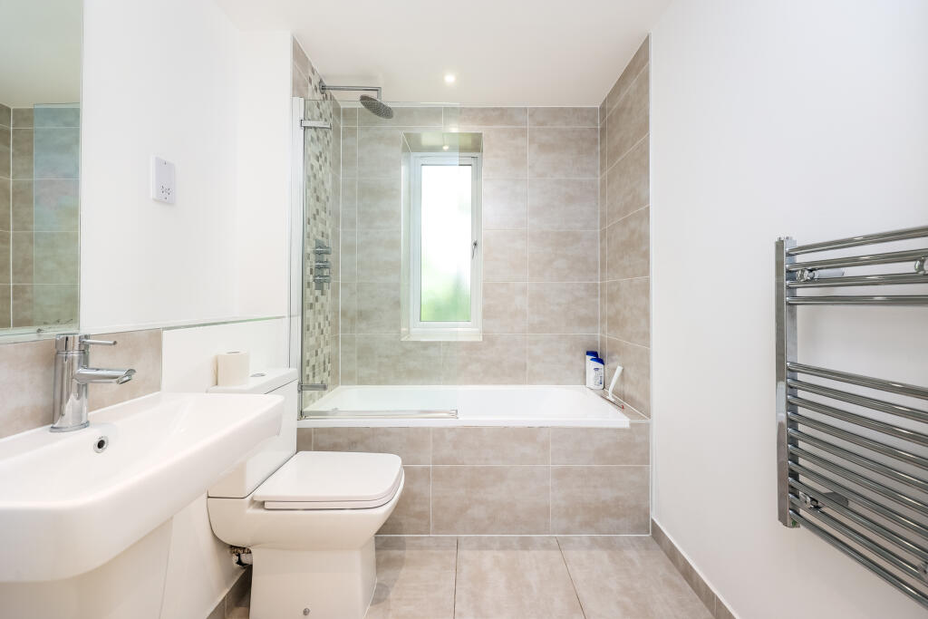 Flat 31, 70 Walton Street, HP21 7QP-11