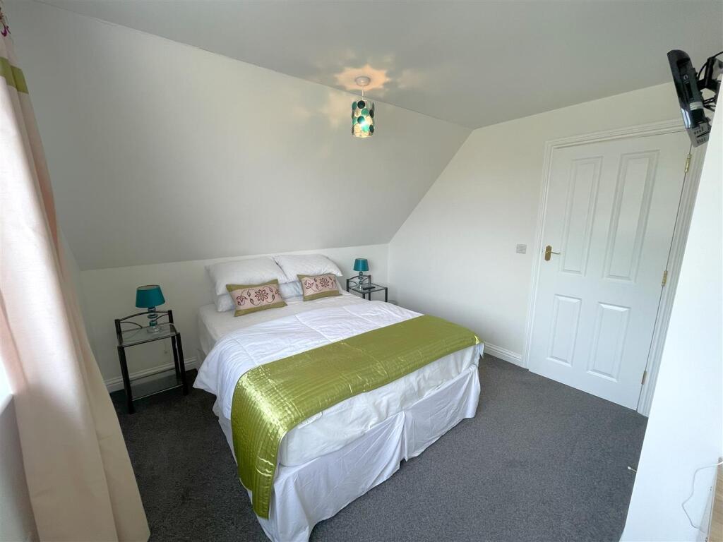 annexe bedroom.jpg