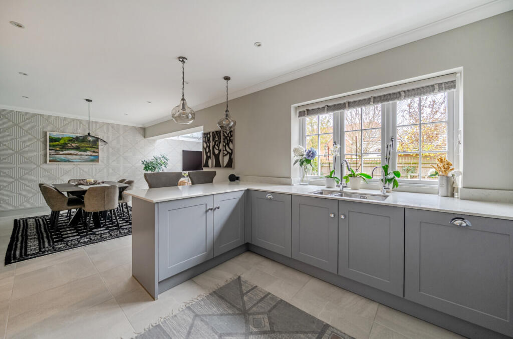 1385312-19-692864...