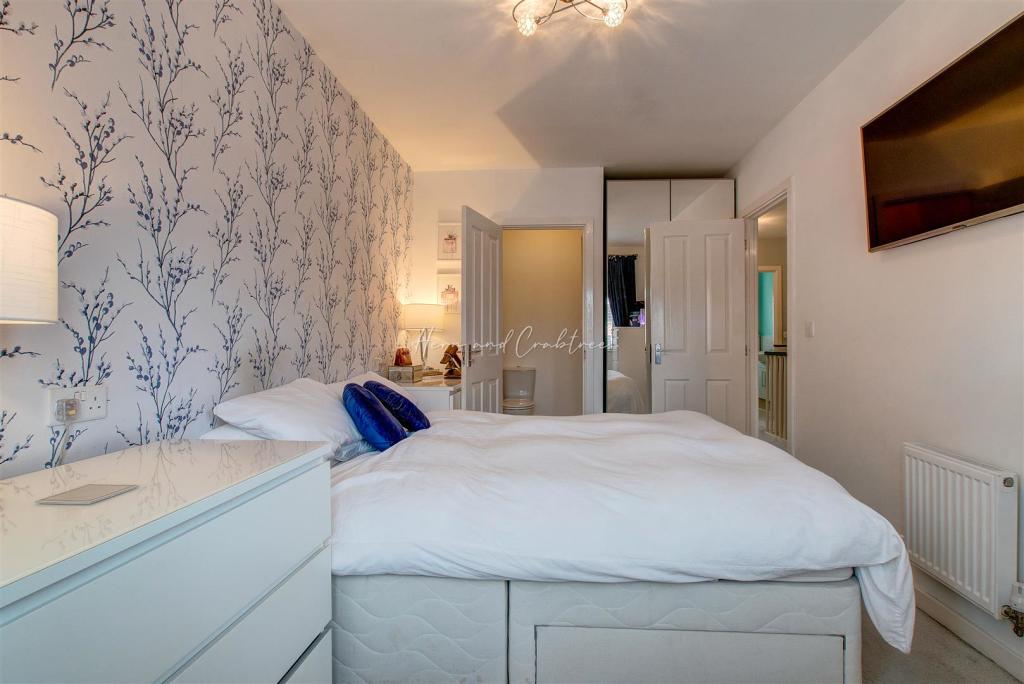 Watkins Square, Llanishen, HernCrabtree (21).jpg