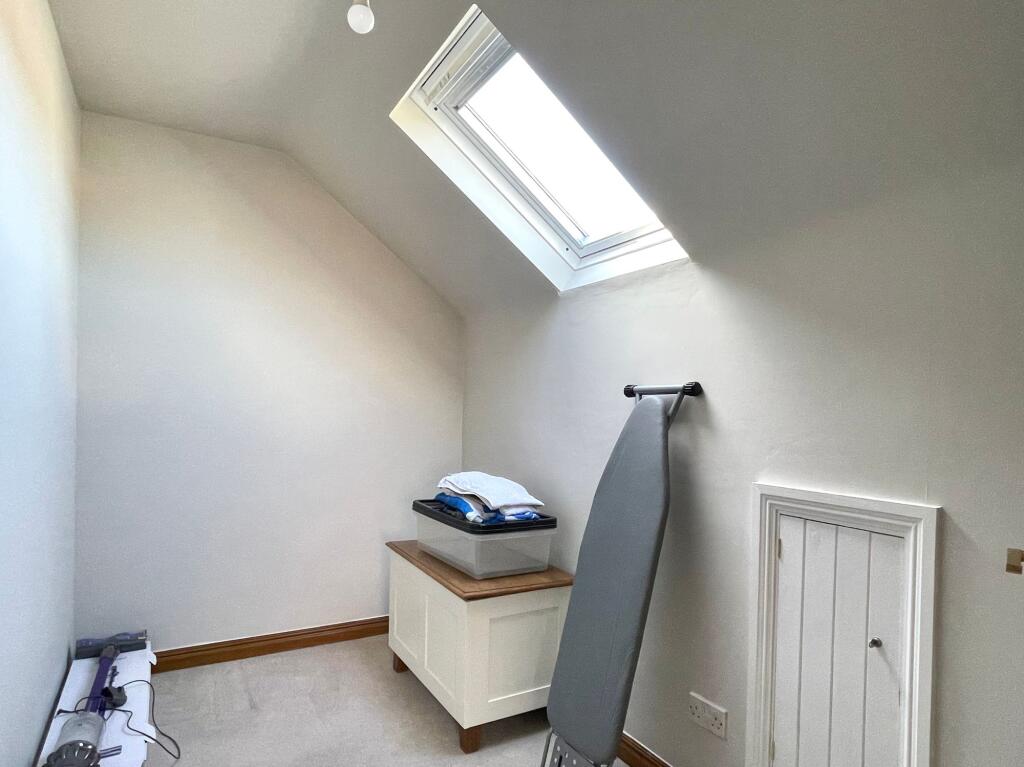 BEDROOM 1 DERSSING ROOM