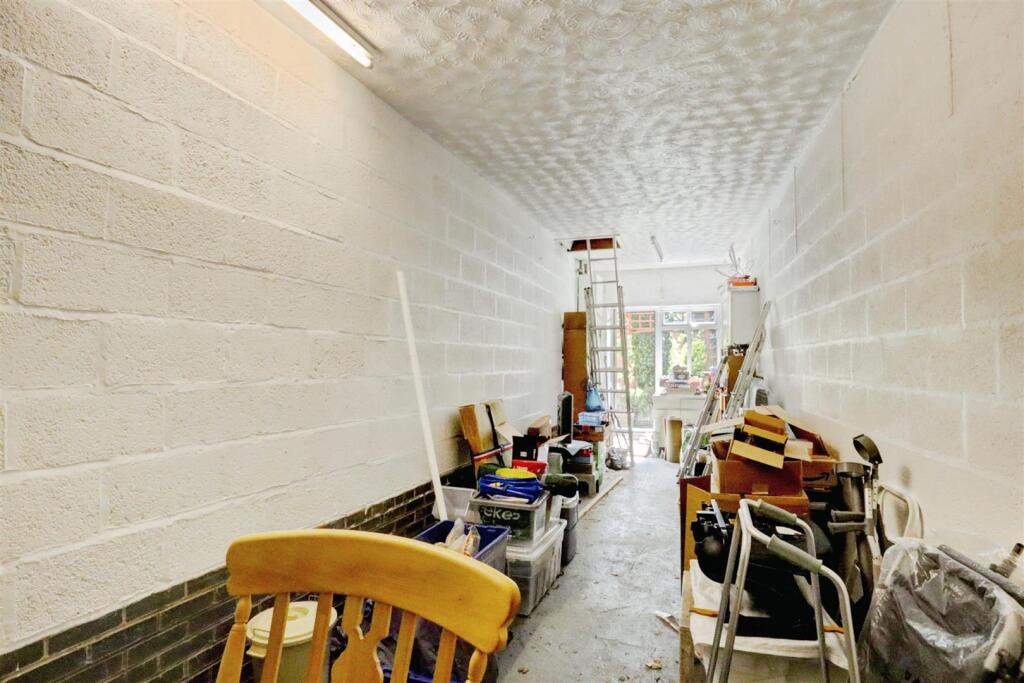 GARAGE INTERNAL