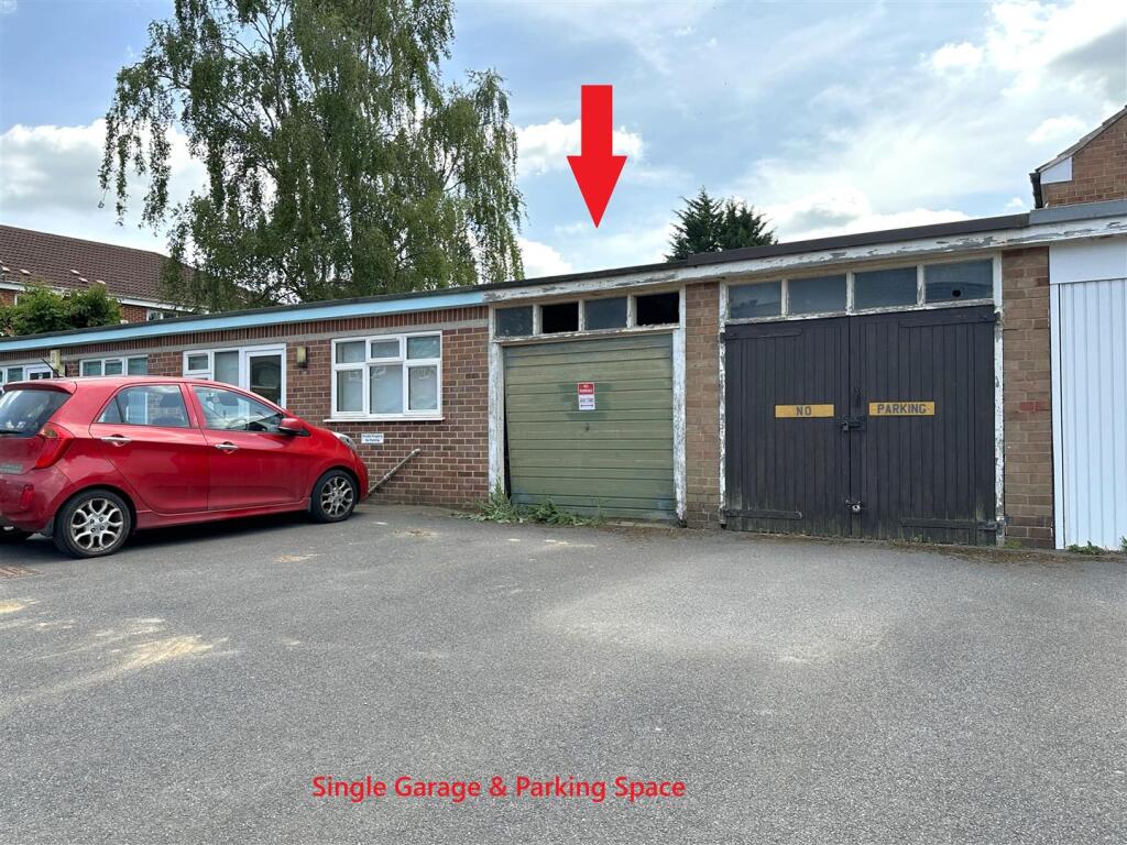 Garage &amp; Parking Space 646