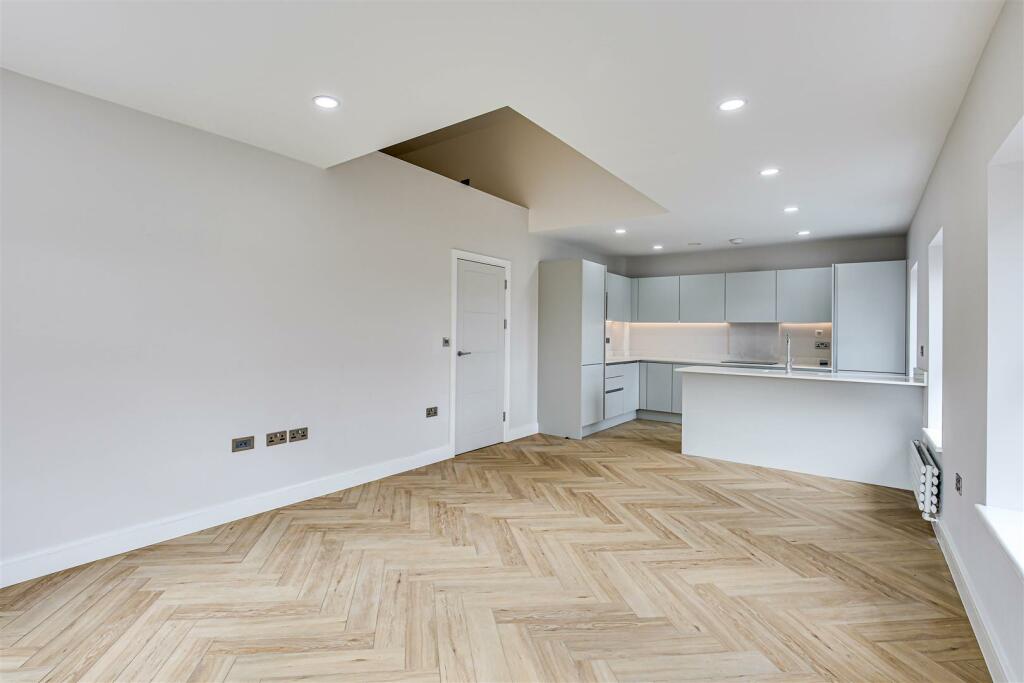 9 Living room to kitchen.jpg