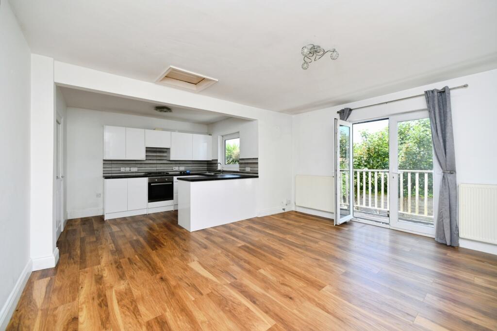 Kitchen/Iiving Room