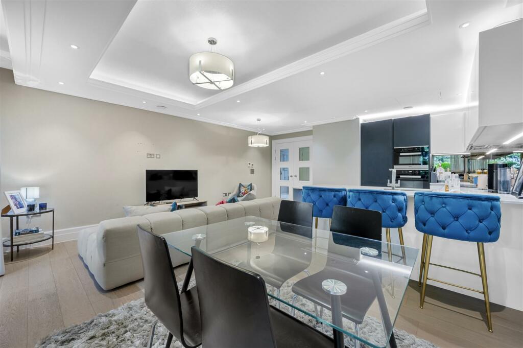 Flat 2, Theodore Lodge,9.jpg