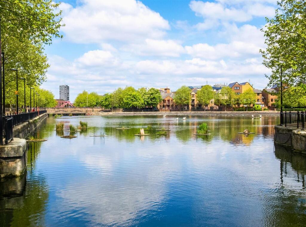 Canada Water-Surrey-Water