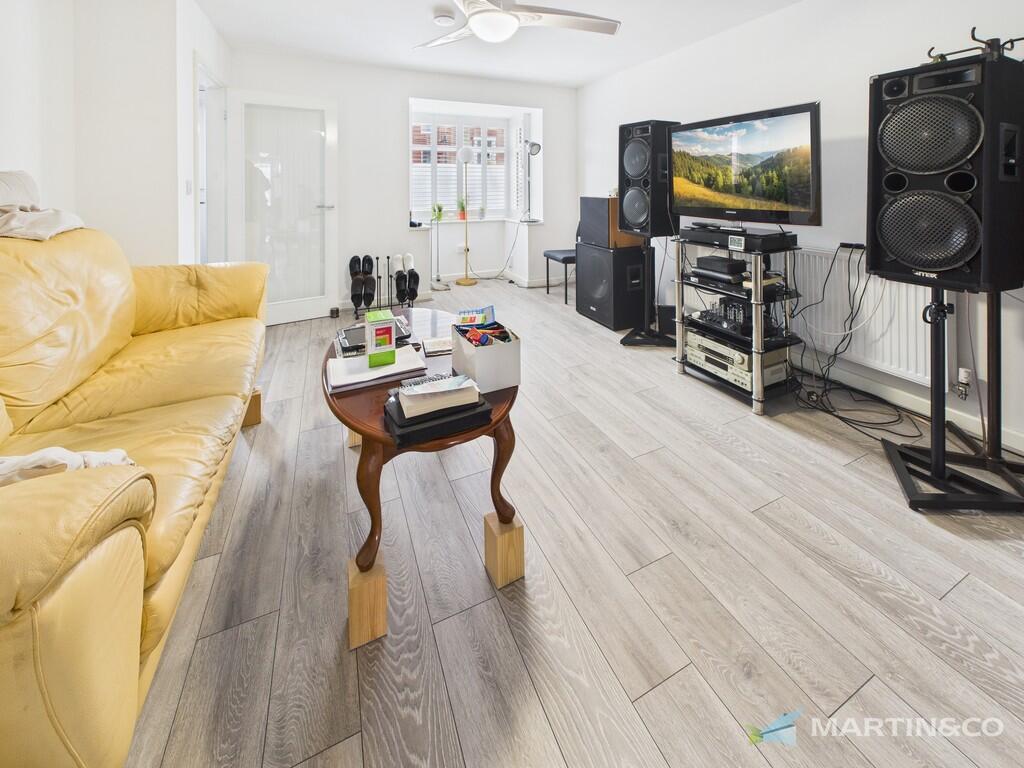 CAM02318G0-PR0553...