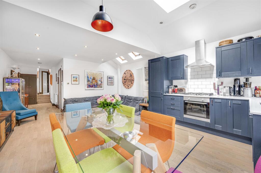 Aspire_50_De_Morgan_Rd__London_SW6_2RP_04.JPG