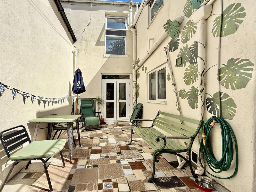 Rear Courtyard_.jpeg