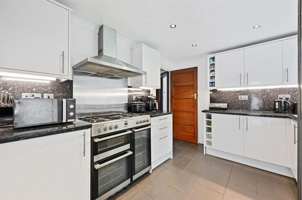 WH - 41 Rossdale - KitchenA3 (1).JPG