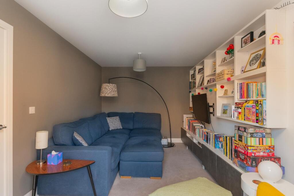 2O4PHCBH - Living Room B.jpg