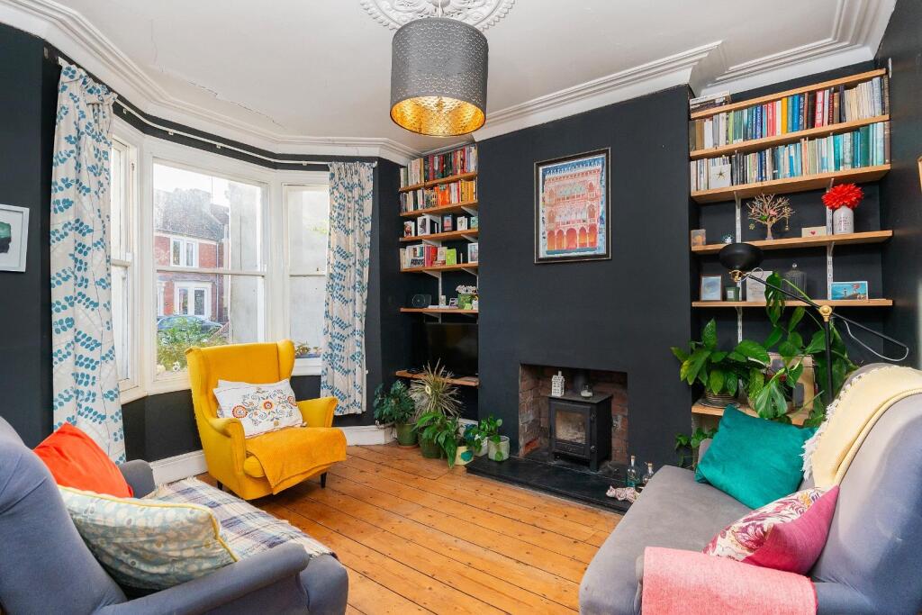 1C1R3WH - Living Room C.jpg