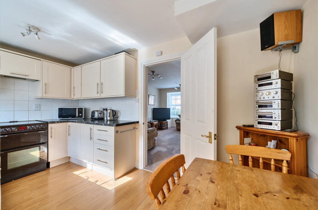 1313759-17-685981...