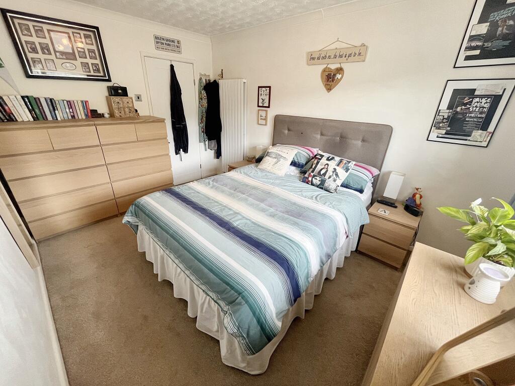 Bed2