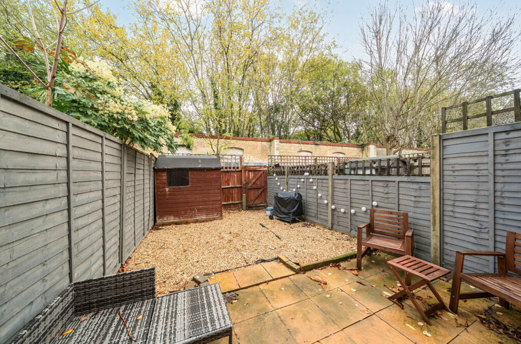 1384301-18-692433...