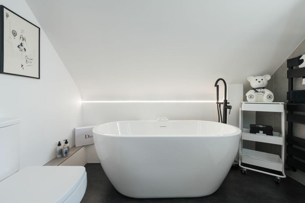 Main Bathroom