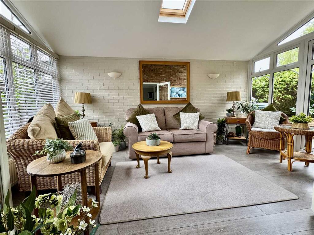 SUN ROOM/GARDEN ROOM