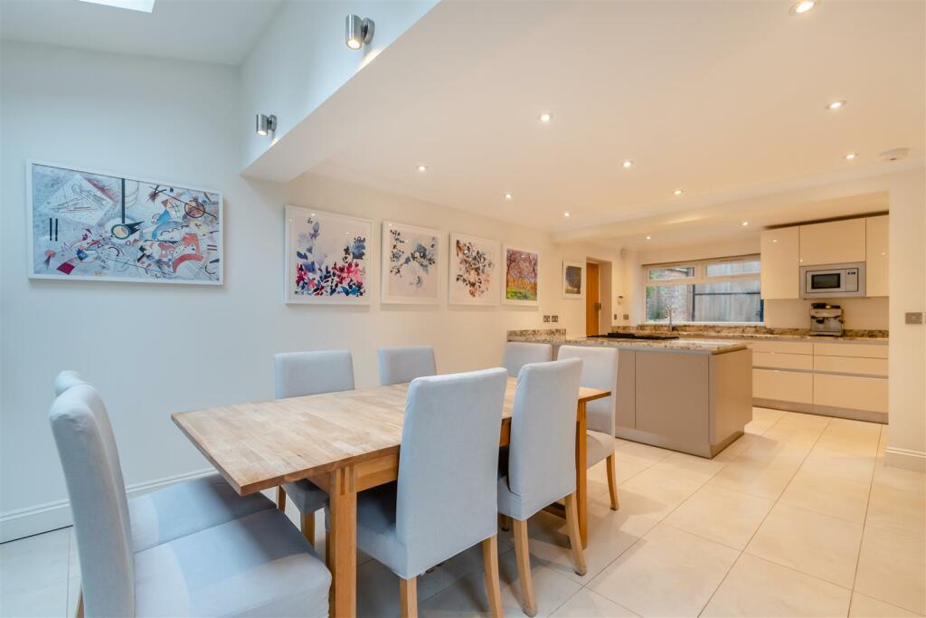 8627589-interior14.jpg