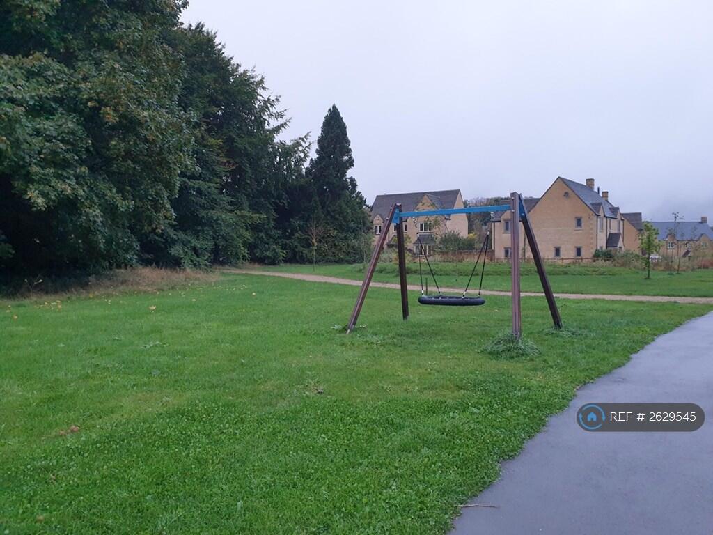 Country Park Walks With Play Areas