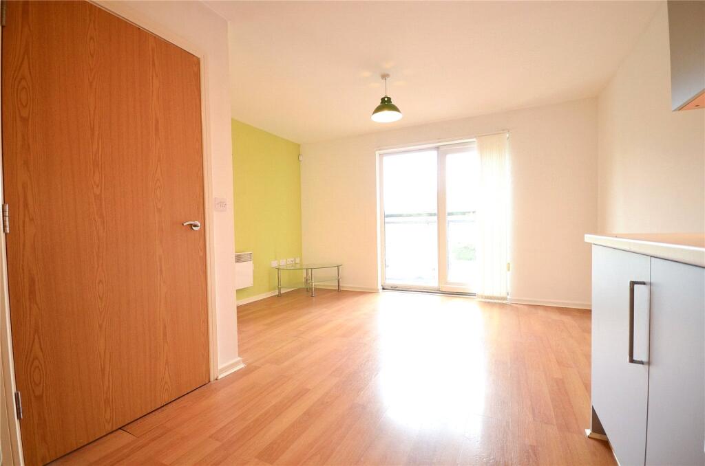 Lounge/Kitchen