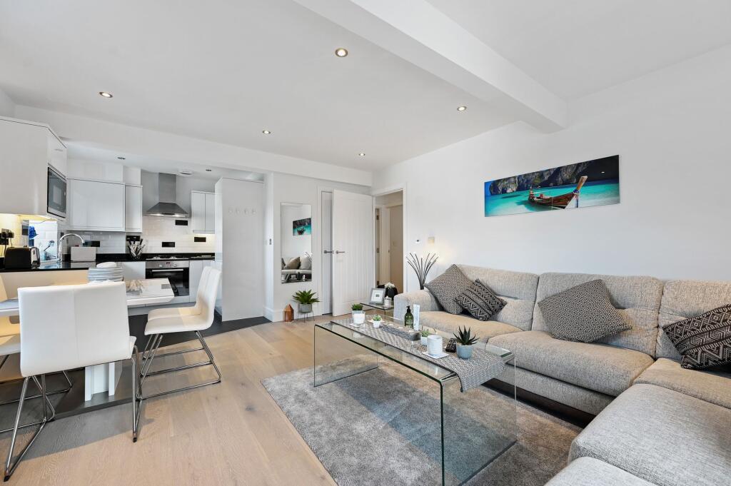 Woodcote Side, Epsom, KT18