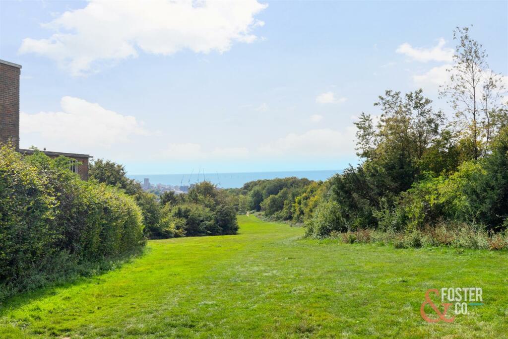 Woodland Court 17_003.JPG