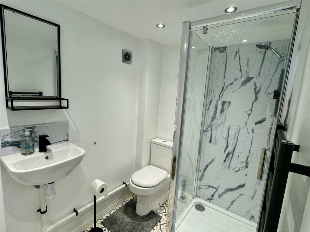 Garage Conversion En-Suite Shower Room.