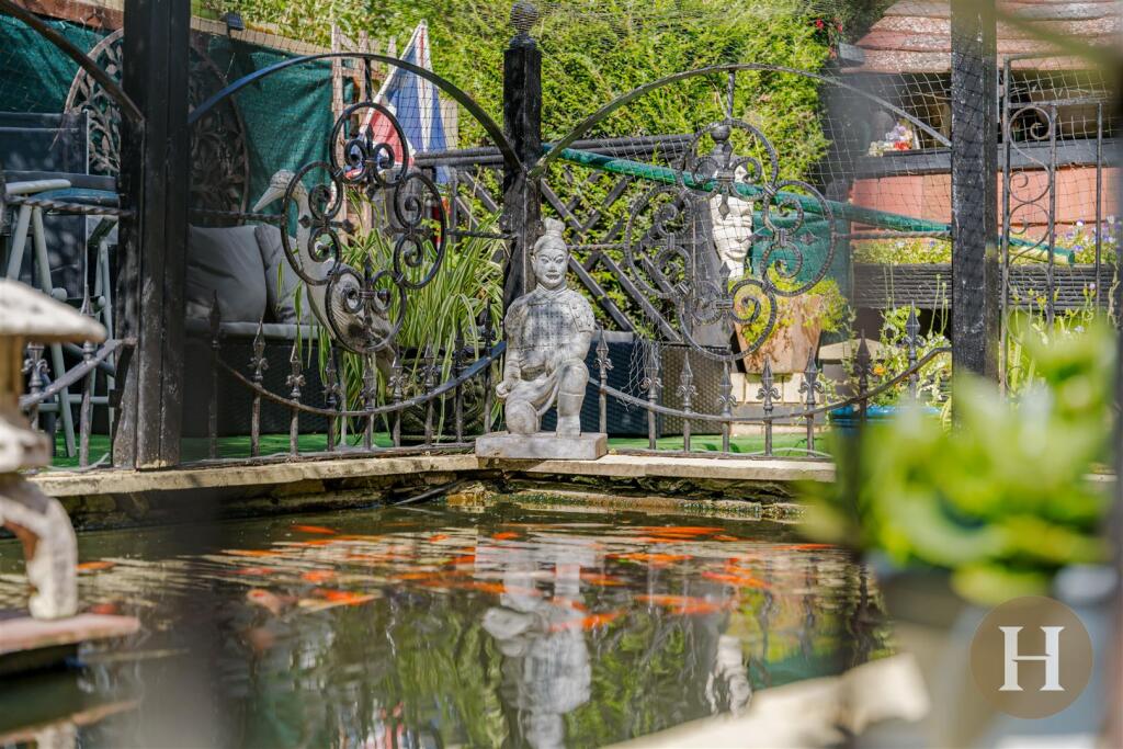 Hadleigh Estate Agents-66.jpg