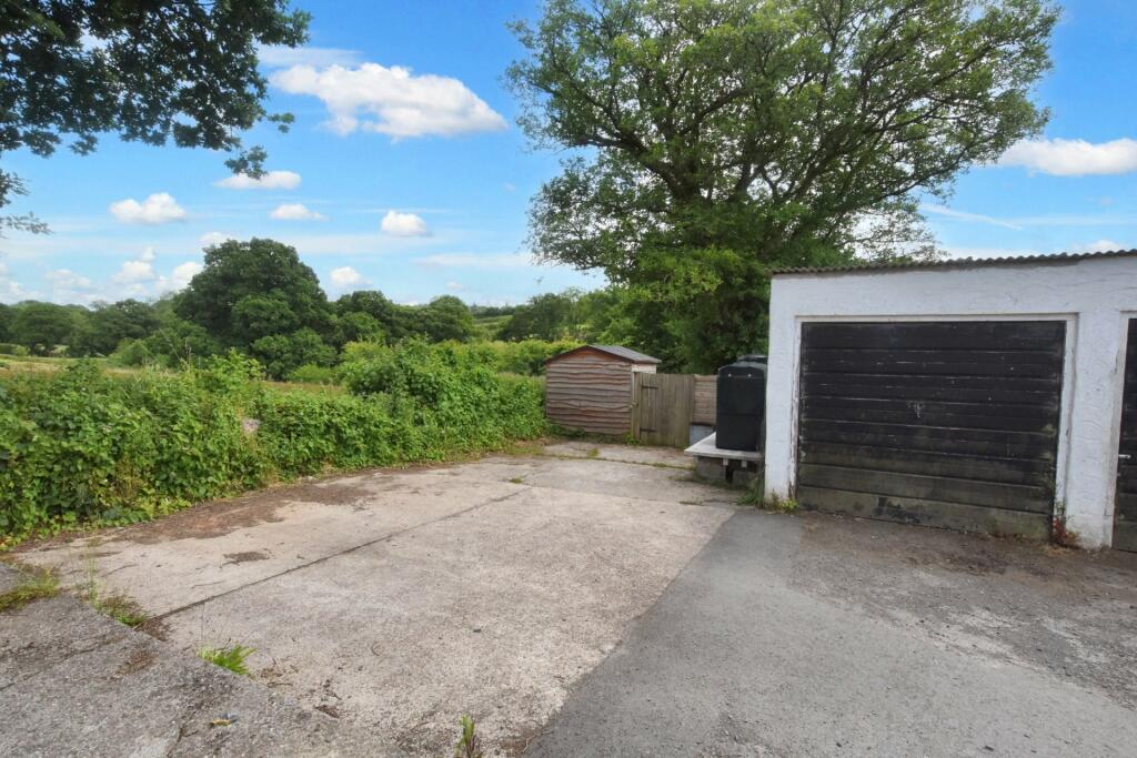 Garage/Parking