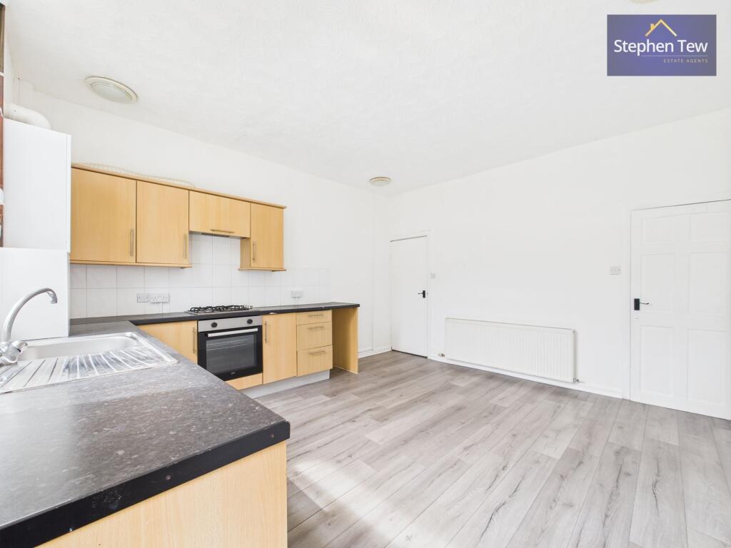 Kitchen/ Dining Room