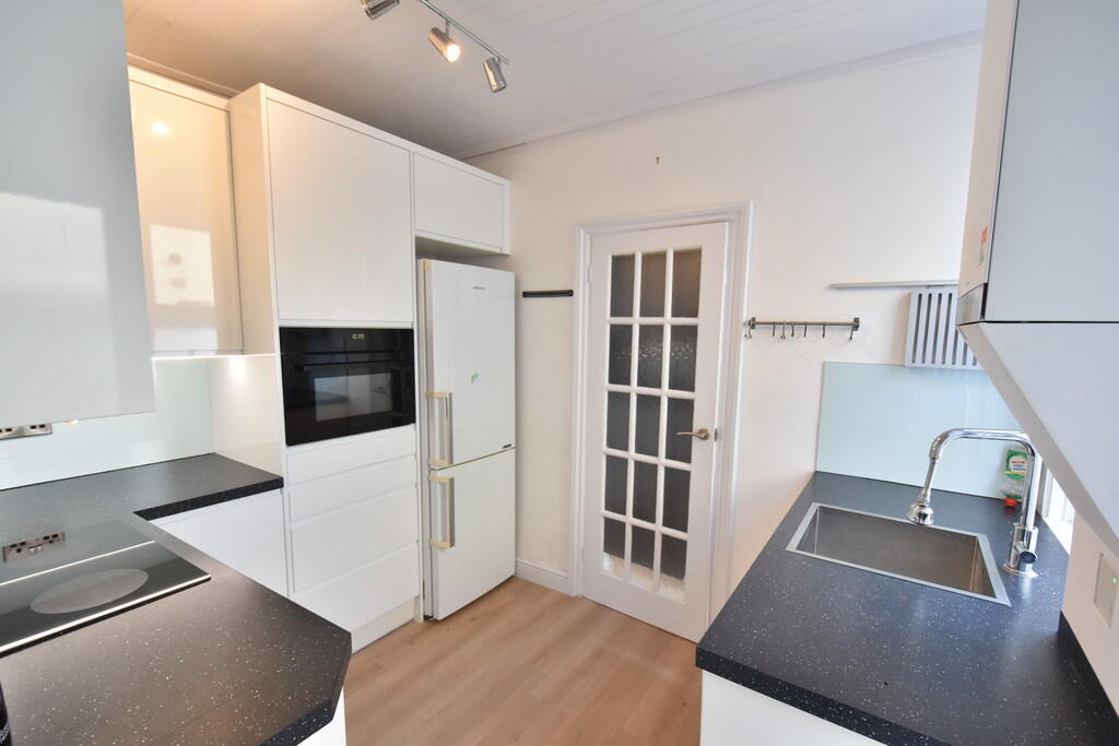 Kitchen 1
