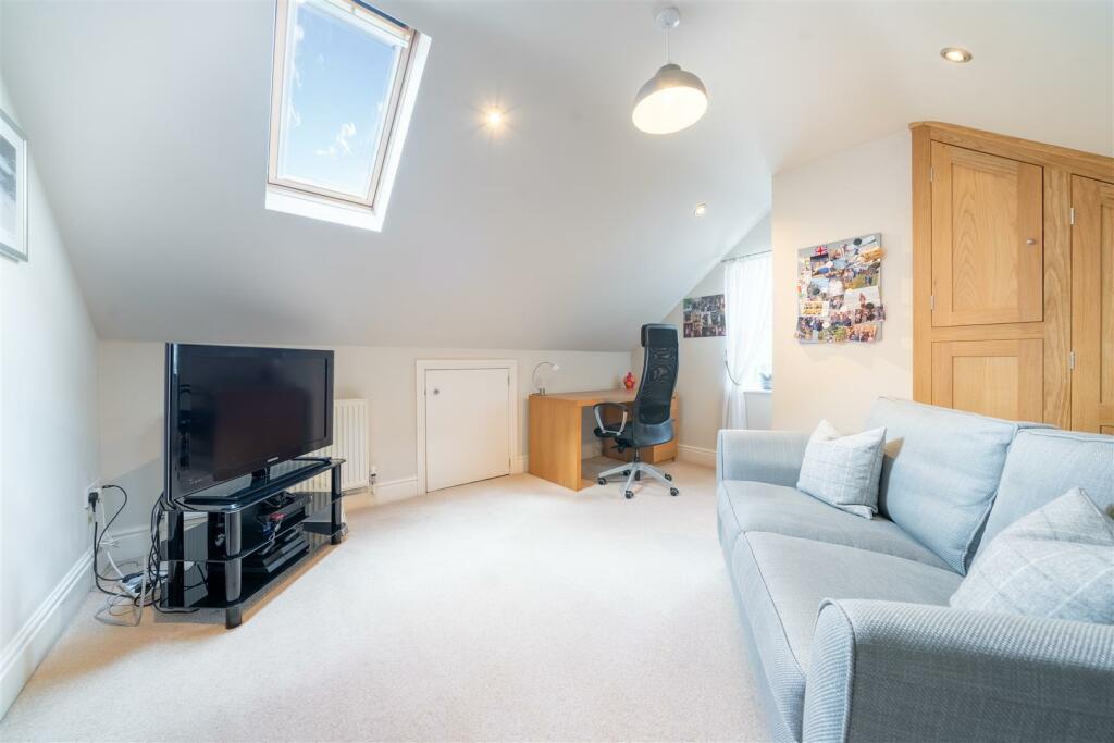 Bedroom 2.jpg