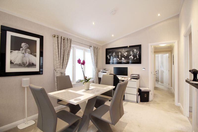 Lounge/Diner