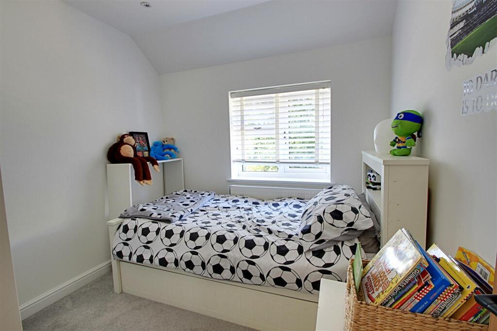 Bedroom 4.JPG