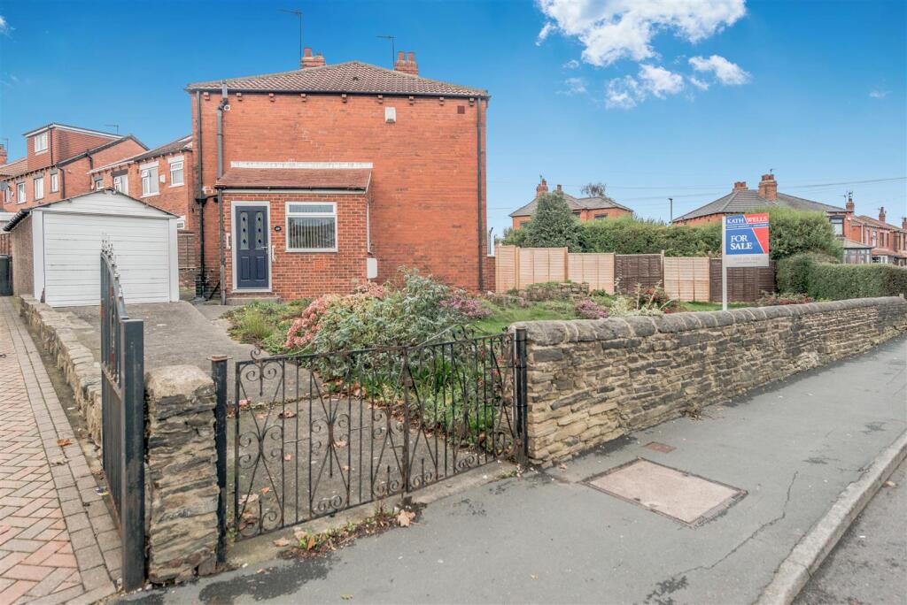 Off Street Parking / Driveway / Garage: