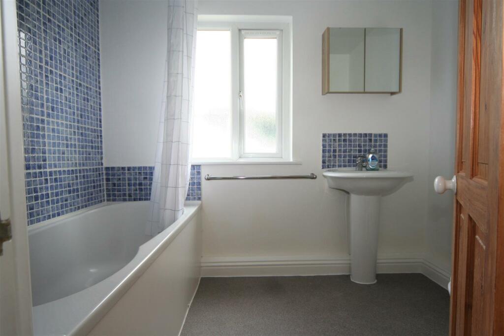 Bathroom (1).JPG