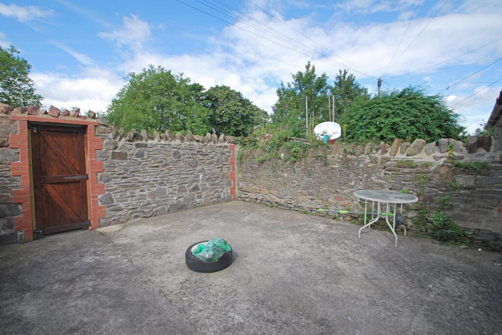 Photo 12